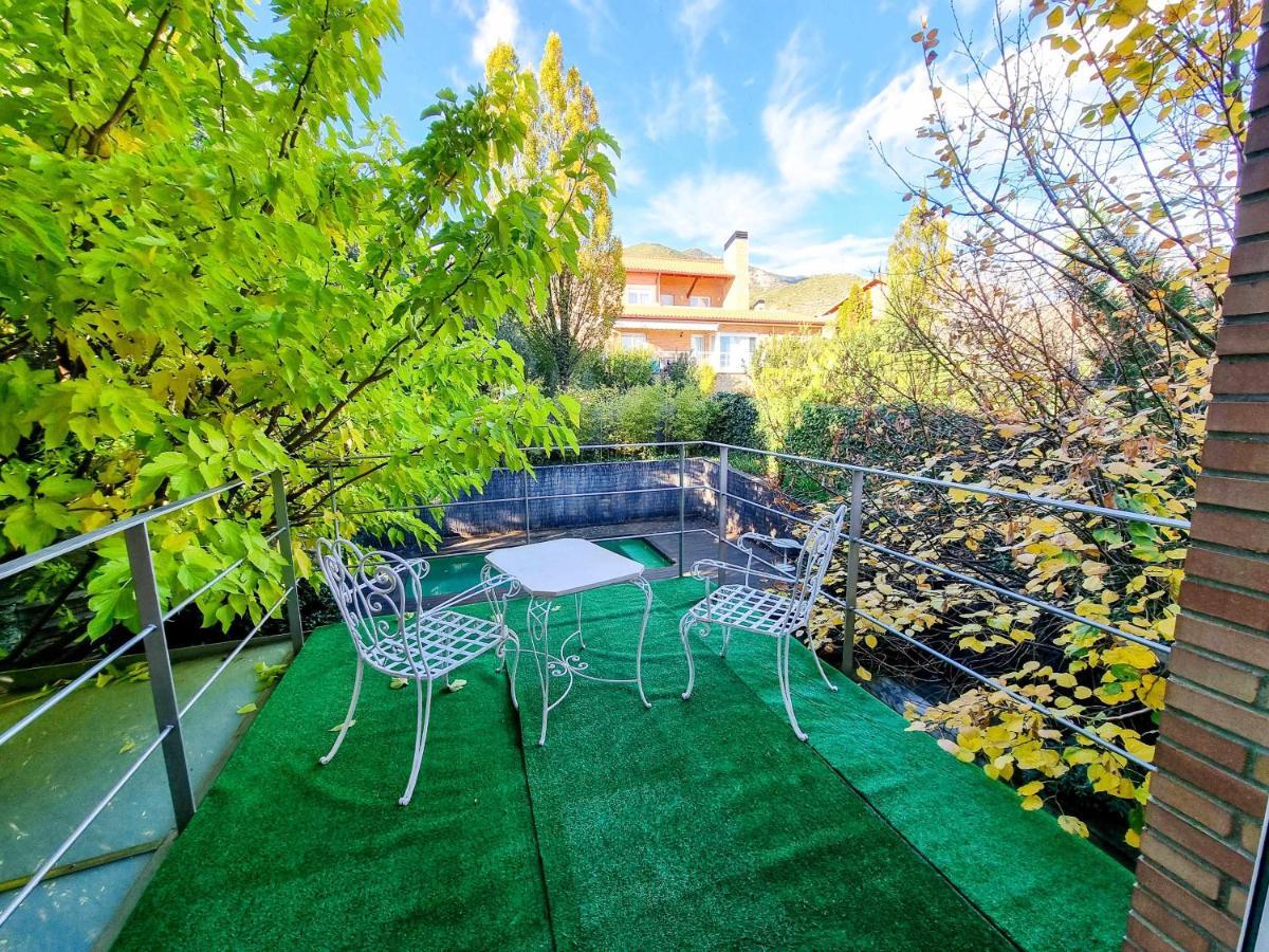 Villa Guara Golf Y Pool Comotucasa Nueno ภายนอก รูปภาพ